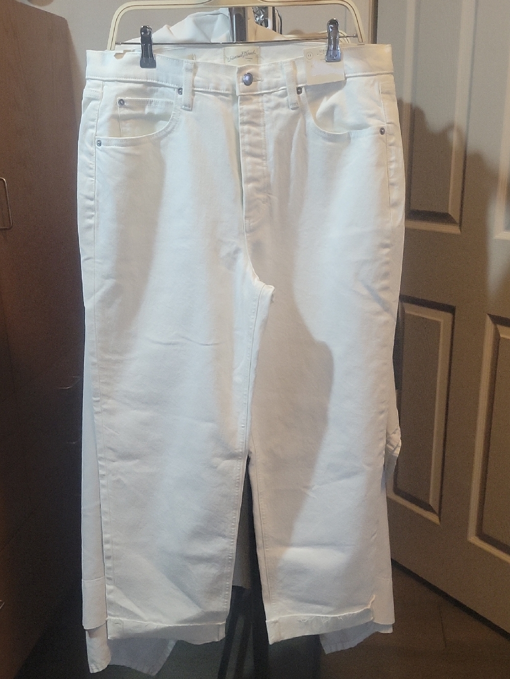 Universal Thread White Straight-Leg Women's Jeans